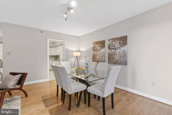 Chevy Chase, MD 20815,4550 N PARK AVE #301