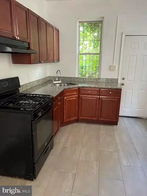 Philadelphia, PA 19132,2537 N GARNET ST