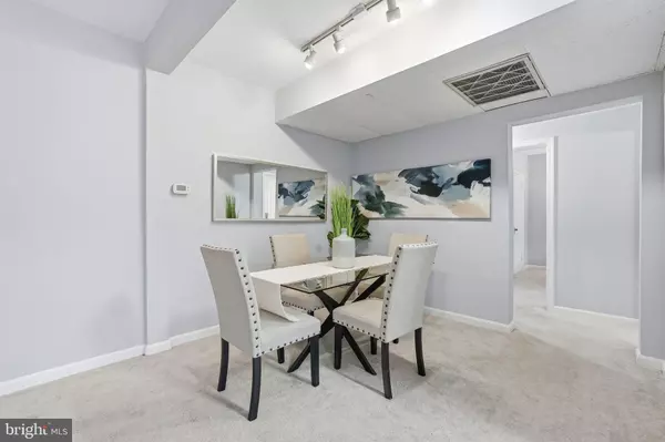 Arlington, VA 22201,1909 N RHODES ST #30