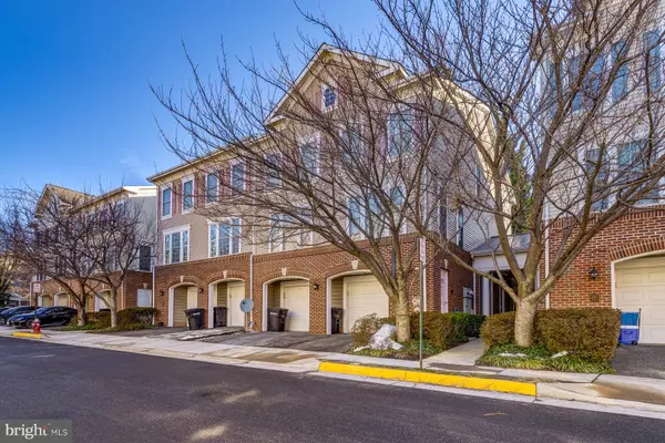 Alexandria, VA 22306,7119 MASON GROVE CT. #7