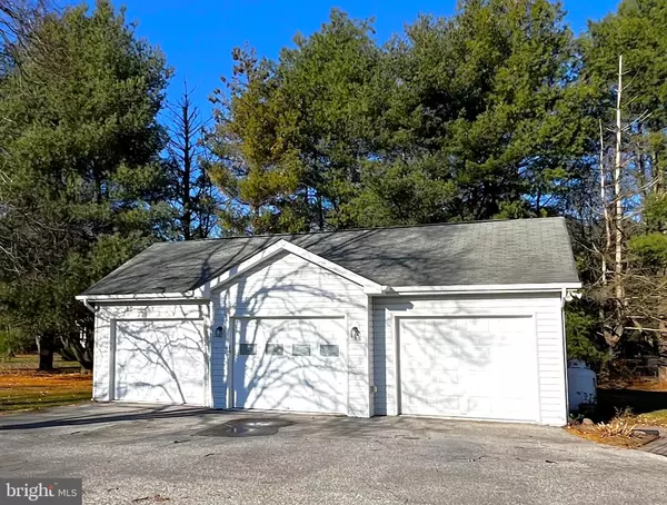 Prince Frederick, MD 20678,205 CEDAR BEACH DR