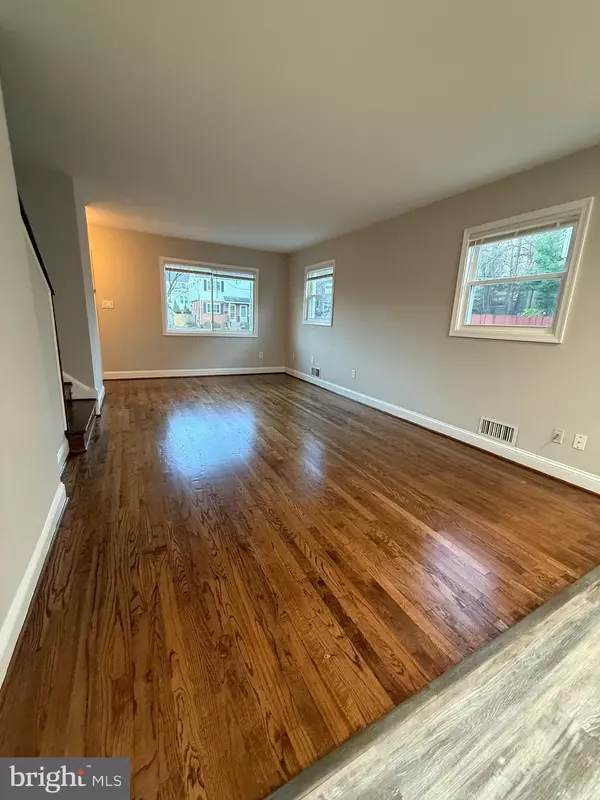 Alexandria, VA 22303,5852 MOUNT VERNON DR