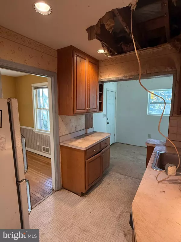 Falls Church, VA 22042,3010 ROGERS DR