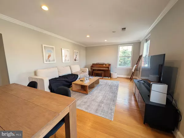 Alexandria, VA 22301,400-306 COMMONWEALTH AVE #306