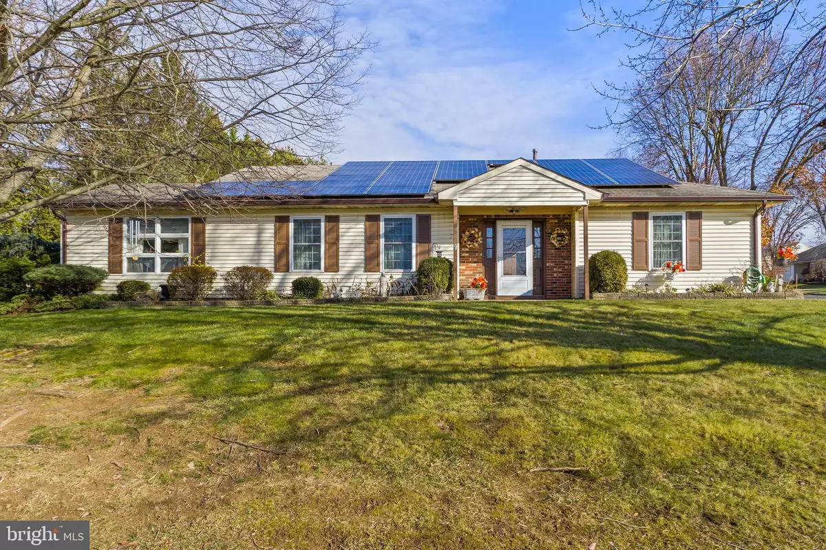 Columbus, NJ 08022,102 CARRIAGE HILL CT