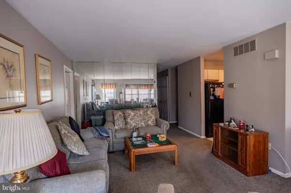 Moorestown, NJ 08057,44 ERASER RD