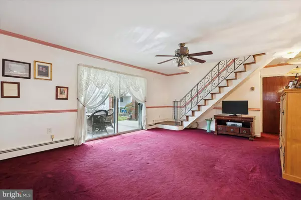 Levittown, PA 19057,30 WHITEWOOD DR