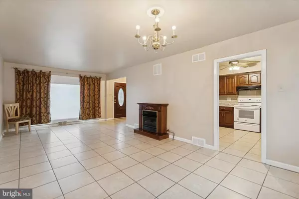 Broomall, PA 19008,301 S NEW ARDMORE AVE