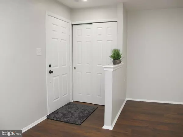 Mount Laurel, NJ 08054,3 VILLAGE CT