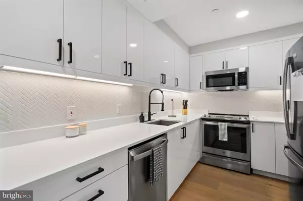 Washington, DC 20002,919 12TH ST NE #A305