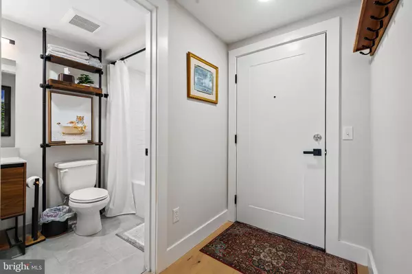 Washington, DC 20002,919 12TH ST NE #A305