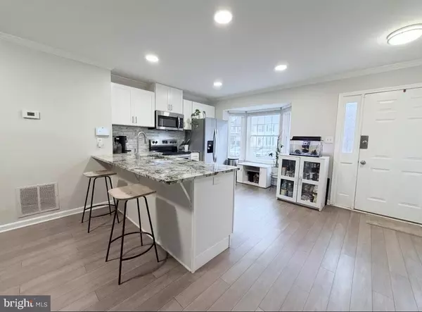 Woodbridge, VA 22193,4993 LAMBSGATE LN