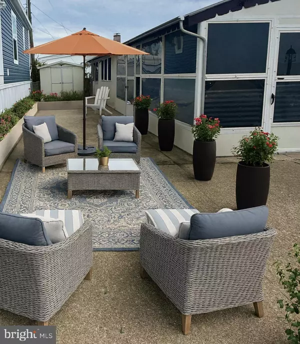 Wildwood, NJ 08260,17 CHANNEL DR