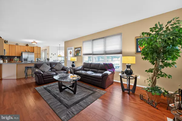 Sicklerville, NJ 08081,4 REDBUD DR