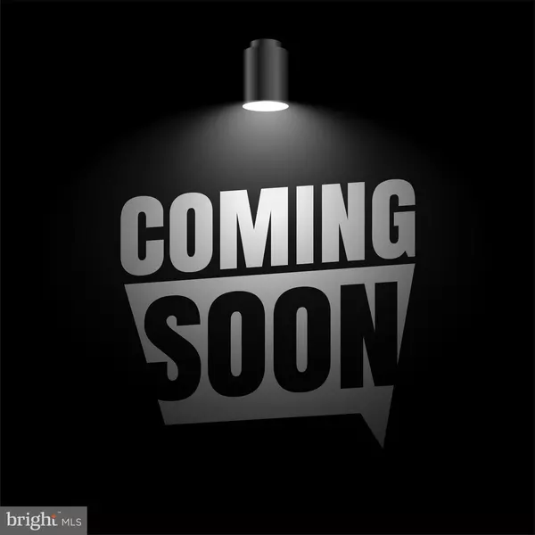 17239 GREENWOOD DR, Round Hill, VA 20141