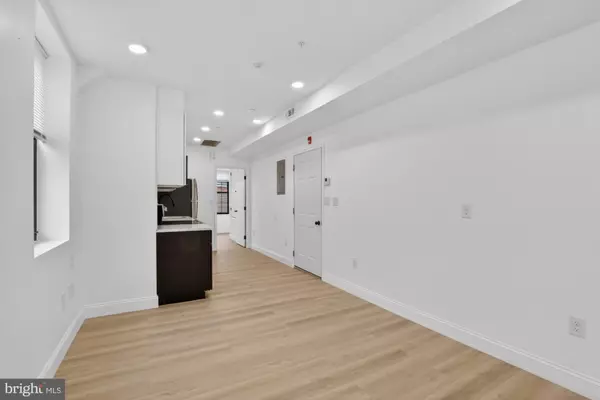 Philadelphia, PA 19123,712 N AMERICAN ST #2