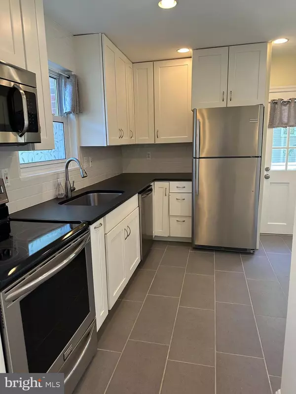 Kensington, MD 20895,4211 BROOKFIELD DR