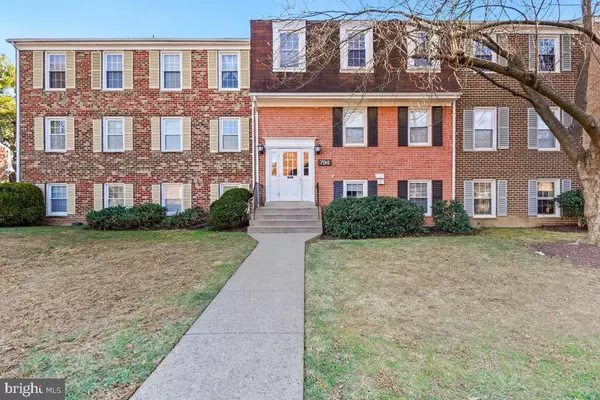 794 QUINCE ORCHARD BLVD #T-2, Gaithersburg, MD 20878