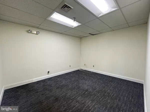 Towson, MD 21204,606 BALTIMORE AVE #106