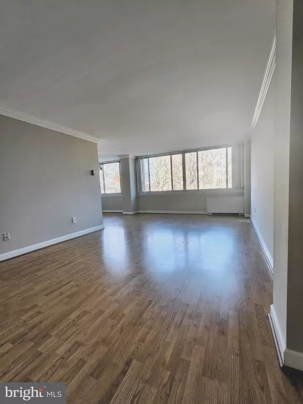 Arlington, VA 22204,5565 COLUMBIA PIKE #712