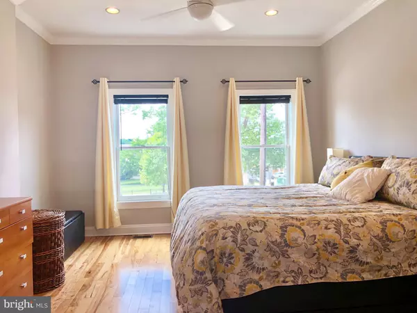 Baltimore, MD 21211,3533 FALLS RD