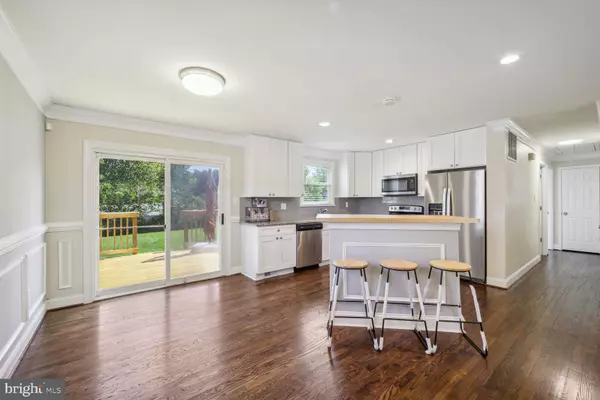 Clinton, MD 20735,9708 GLEN VIEW DR