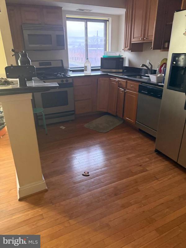 Washington, DC 20020,2215 HUNTER PL SE #303