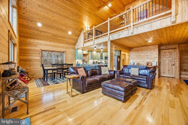 Berkeley Springs, WV 25411,388 BOBCAT DR