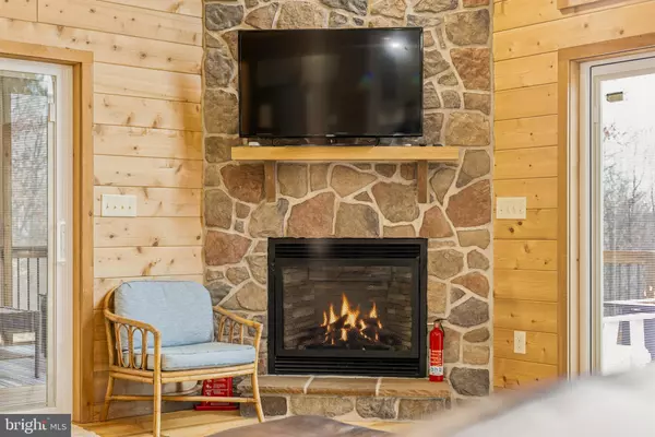 Berkeley Springs, WV 25411,388 BOBCAT DR