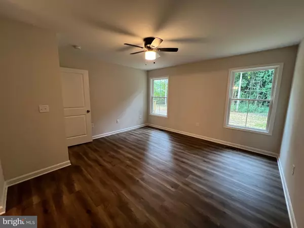 Colonial Beach, VA 22443,633 SHOREWOOD DR