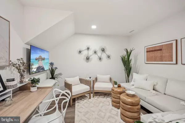 Norristown, PA 19401,236 CHAPEL CT #32E