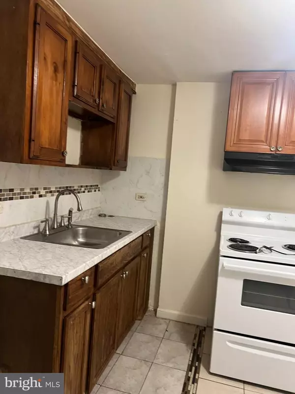 Philadelphia, PA 19133,2615 N MASCHER ST