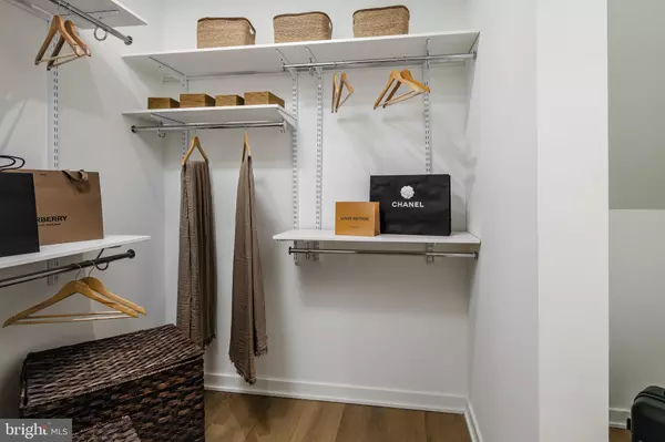 Chantilly, VA 20151,4753 SULLY POINT LN