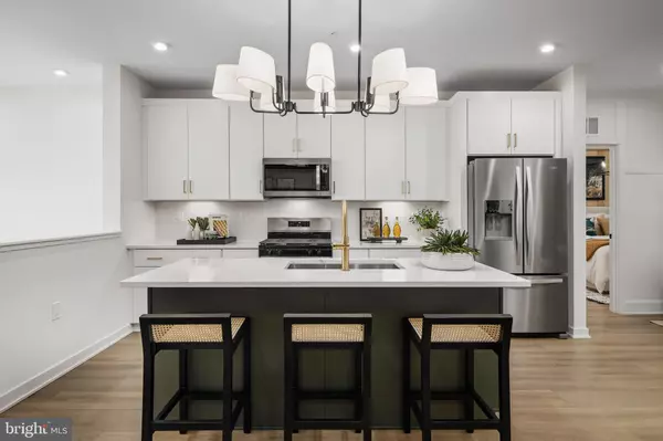 4753 SULLY POINT LN, Chantilly, VA 20151