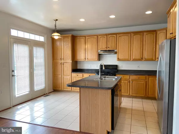 Centreville, VA 20120,5633 SHEALS LN