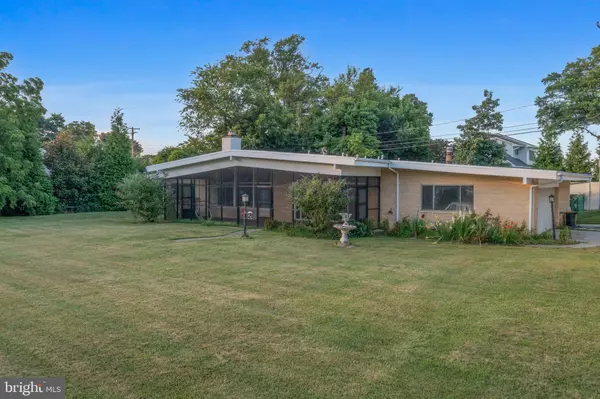 Annapolis, MD 21403,45 E LAKE DR