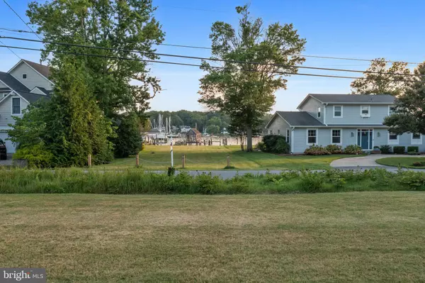 Annapolis, MD 21403,45 E LAKE DR