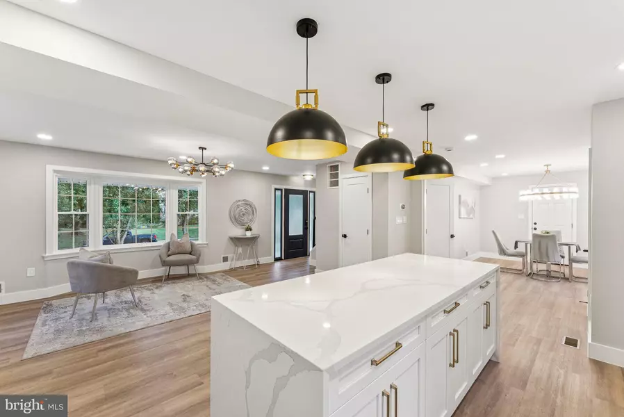 2308 CREEK DR, Alexandria, VA 22308