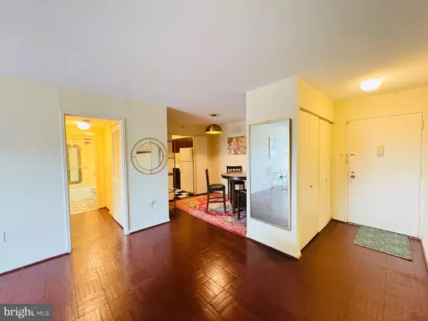 Washington, DC 20024,700 7TH ST SW #417