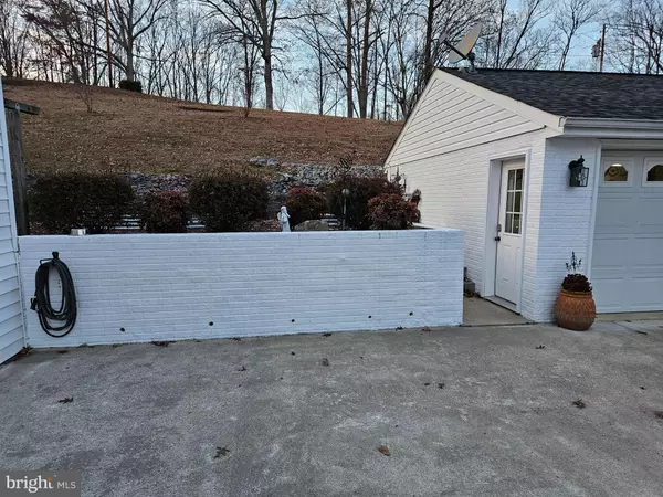 Milford, VA 22514,14464 LIPSCOMB HILL LN