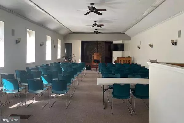 Falls Church, VA 22042,3464 ANNANDALE RD