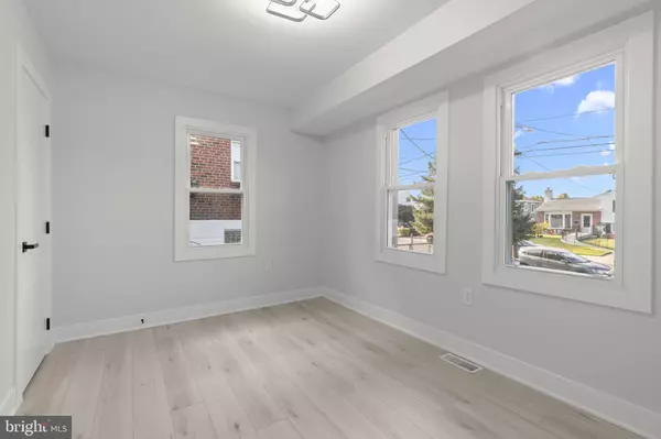 Philadelphia, PA 19114,9319-21 JACKSON ST