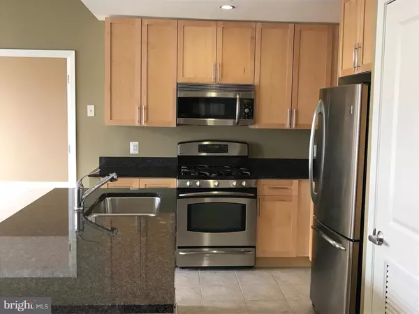 820 N POLLARD ST #809, Arlington, VA 22203