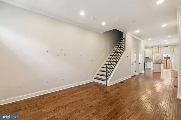 Philadelphia, PA 19125,719 E THOMPSON ST