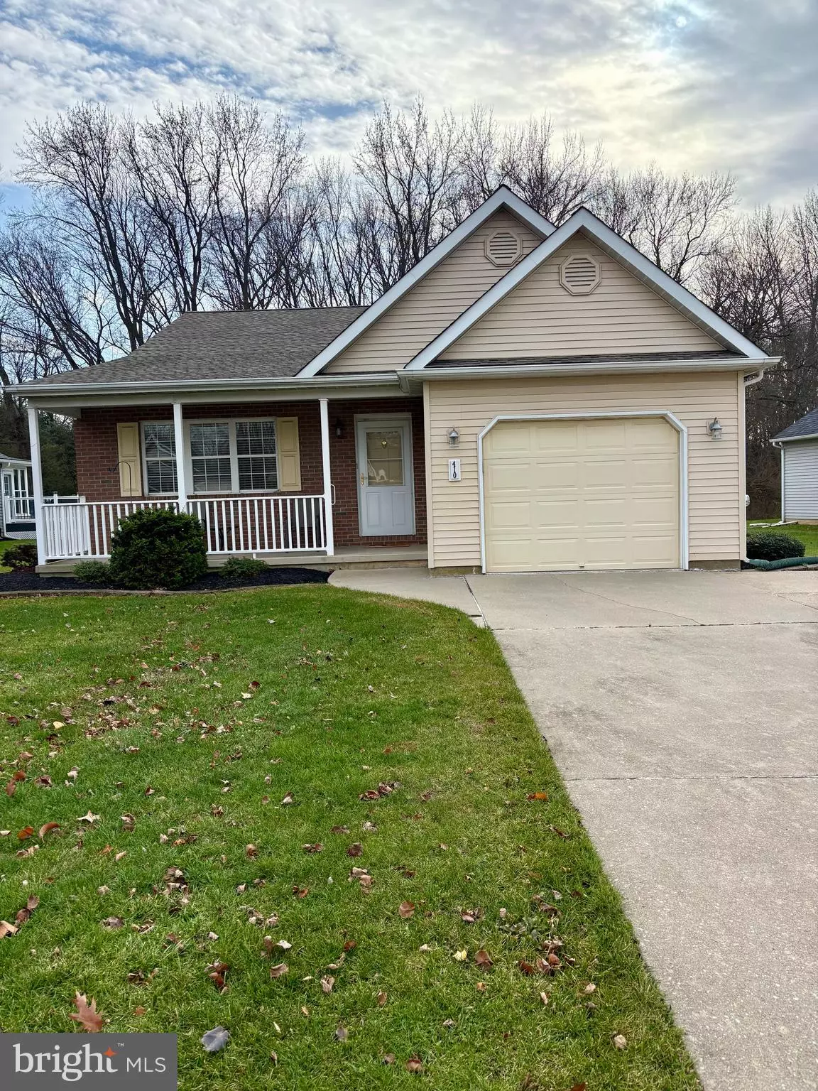 Mickleton, NJ 08056,410 COUNTRY WAY