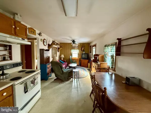 Crystal Spring, PA 15536,140 DOGWOOD LN