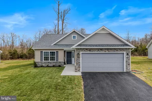 87 BOOTHBAY DR, Martinsburg, WV 25403