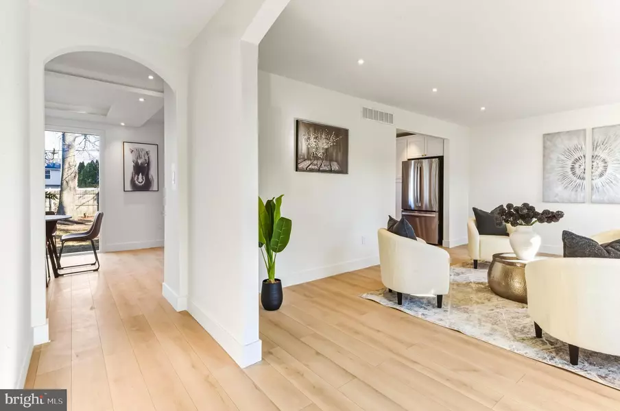 7 HALLEY LN, Sewell, NJ 08080