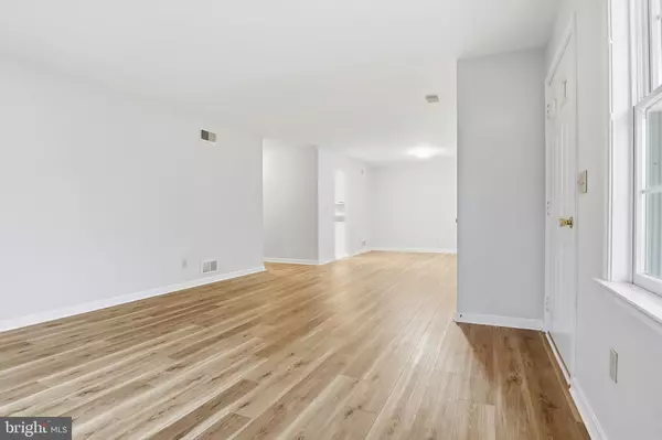 York, PA 17402,1027 HASTINGS BLVD #1027