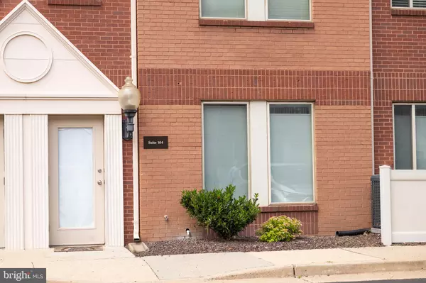 Sterling, VA 20164,22636 GLENN DR #104